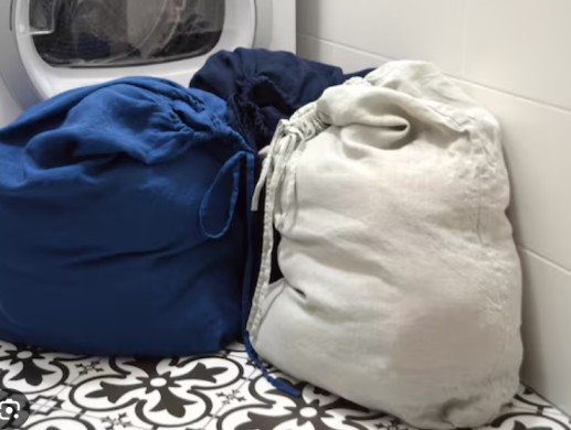 laundry tote